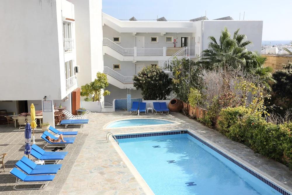 Antonis G. Hotel Apartments Oroklini Eksteriør billede