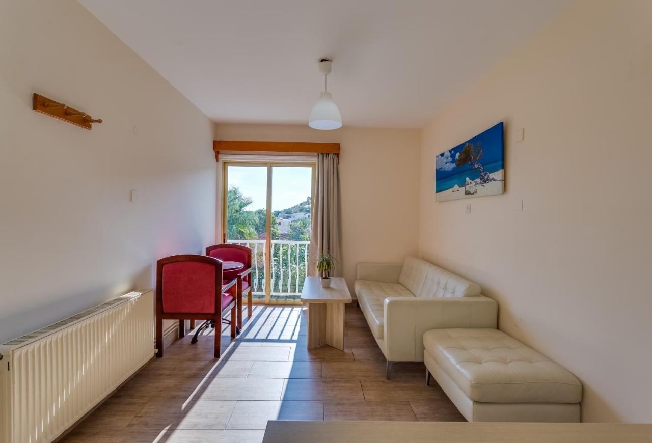 Antonis G. Hotel Apartments Oroklini Eksteriør billede