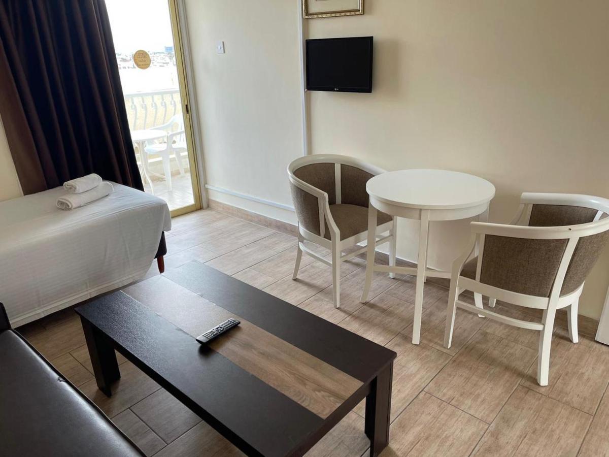 Antonis G. Hotel Apartments Oroklini Eksteriør billede