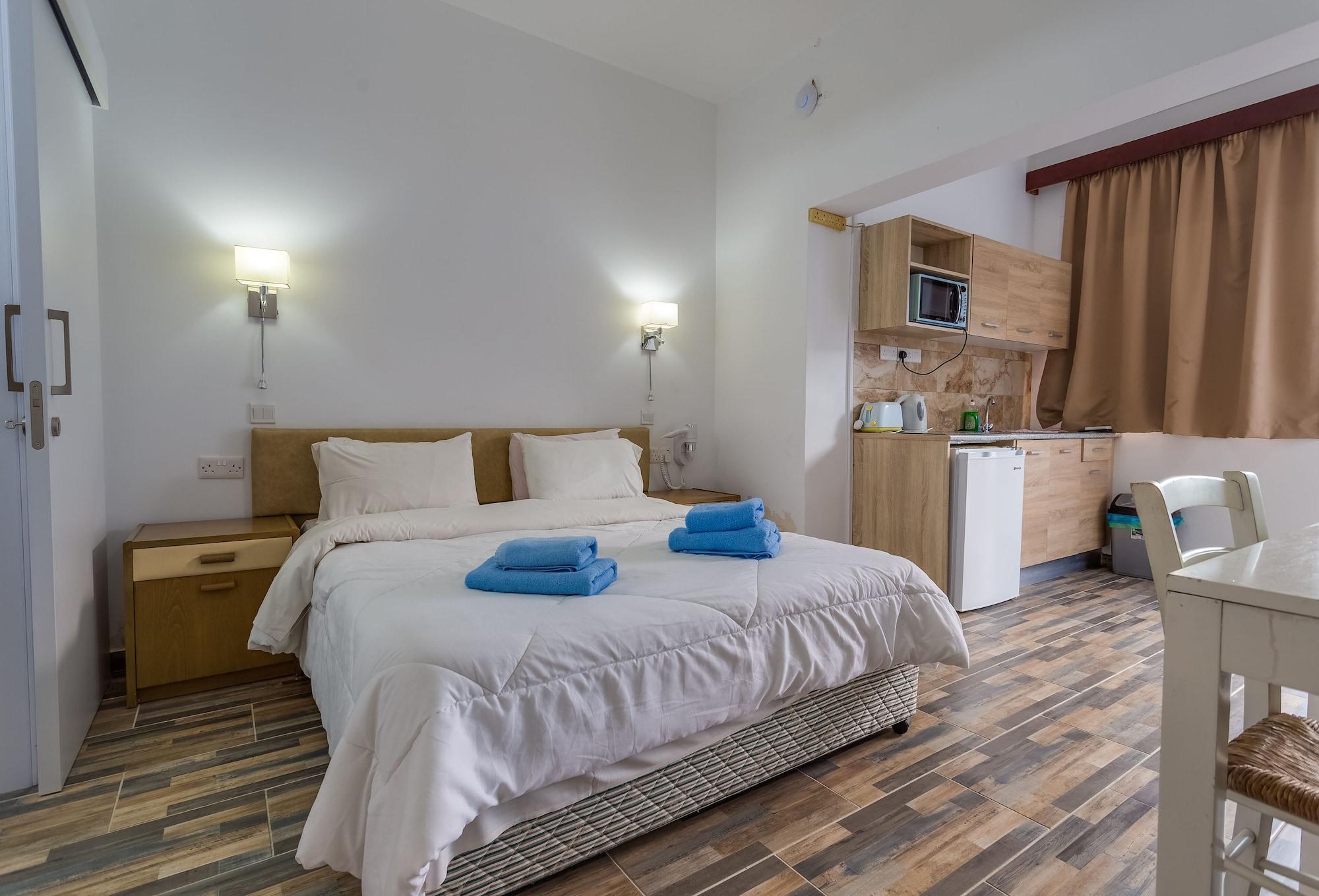 Antonis G. Hotel Apartments Oroklini Eksteriør billede